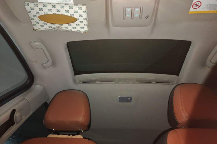 Used Buick Encore 2013 1.4T Automatic Two-Wheel Drive Elite Model Headliner