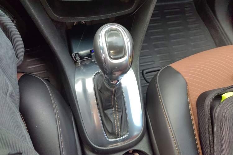 Used Buick Encore 2013 1.4T Automatic Two-Wheel Drive Leading Model
