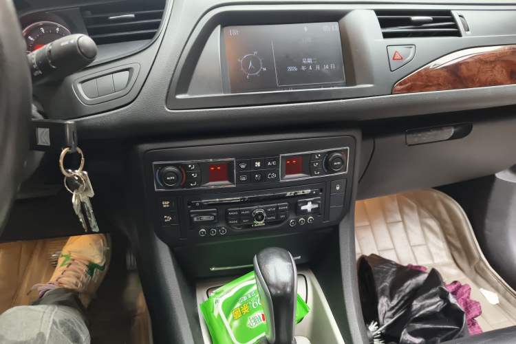 Used Citroen C5 2010 3.0L Automatic Flagship Edition Audio And AC Panel