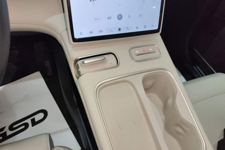 Used Nio ES6 2024 75 kWh Gear Lever