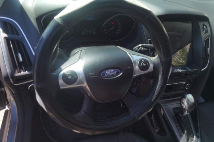 Used Ford Focus 2012 Sedan 1.6L Automatic Fashion Edition