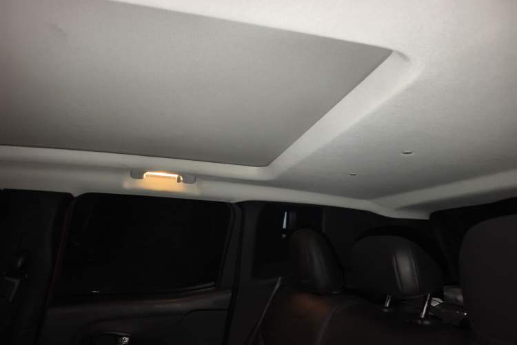 Used Jeep Renegade 2018 Connected Large Screen Version 180T Automatic Smart Version Headliner