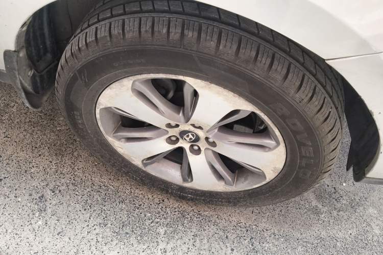 Used Hyundai Santa Fe Classic 2011 2.4 Comfort Edition 7-Seater Two-Wheel Drive Right Front Wheel Hub