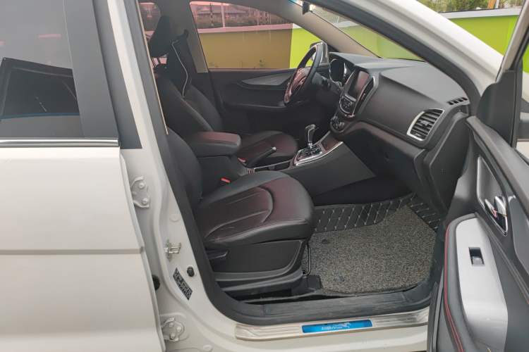 Used Baojun 560 2016 1.8L iAMT Luxury Model Right Front Seat