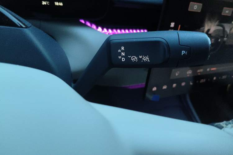 Used Zeekr 007 2025 Rear-Drive Intelligent Driving Version 75 kWh Gear Lever