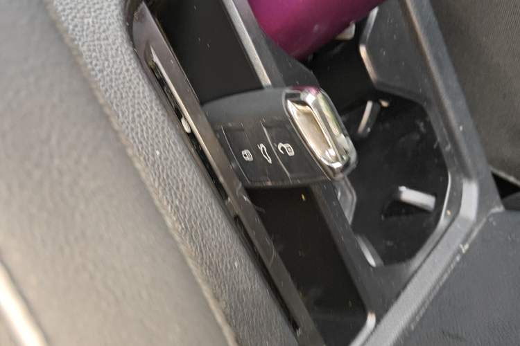 Used Volkswagen Tiguan L 2022 330TSI Automatic Two-Wheel Drive R-Line Enhanced Edition