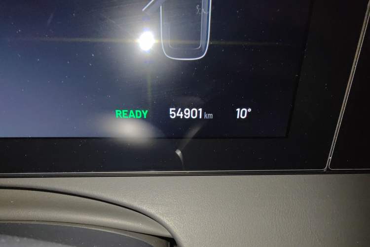 Used Li Auto ONE 2021 Extended-Range 6-Seater Version Odometer Close Up