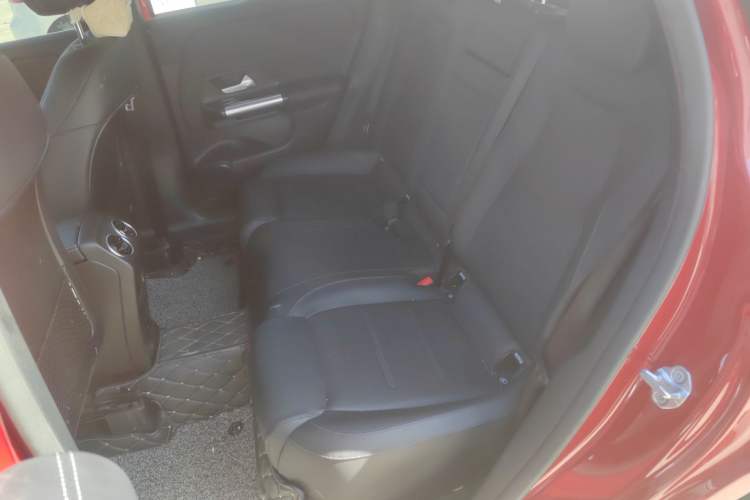 Used Mercedes-Benz GLA 2020 GLA 200 Left Rear Seat