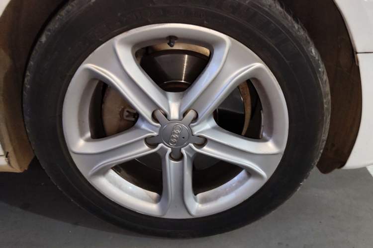 Used Audi A4L 2015 45 TFSI quattro Individual Sport Edition Right Front Wheel Hub