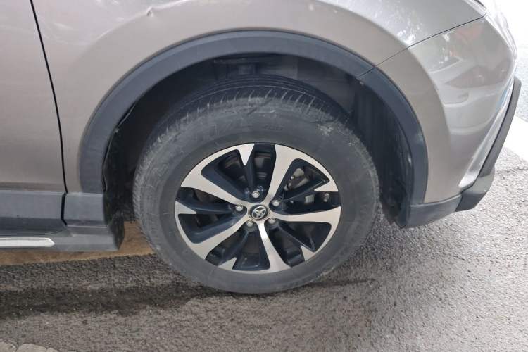Used Toyota RAV4 2019 2.0L CVT Two-Wheel Drive Pioneer Edition China VI Standard
