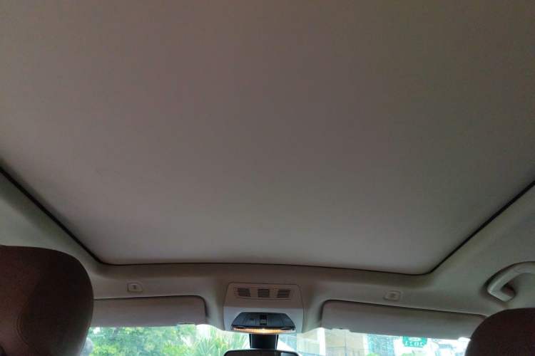 Used BMW 5 Series GT 2014 528i Leading Model Headliner