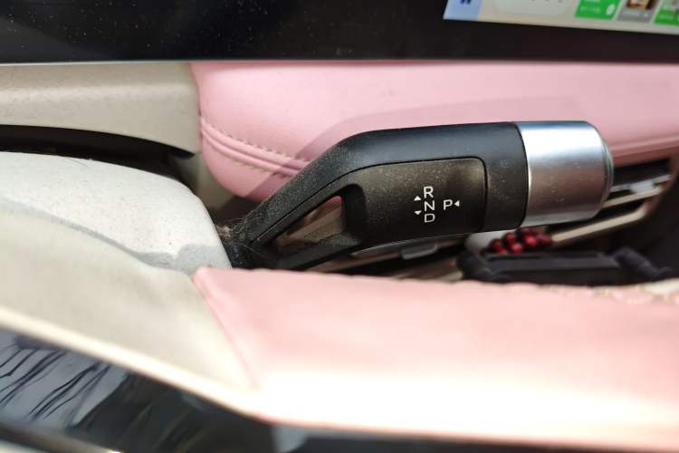 Used Geometry E Firefly 2024 401 km Fluorescent Gear Lever