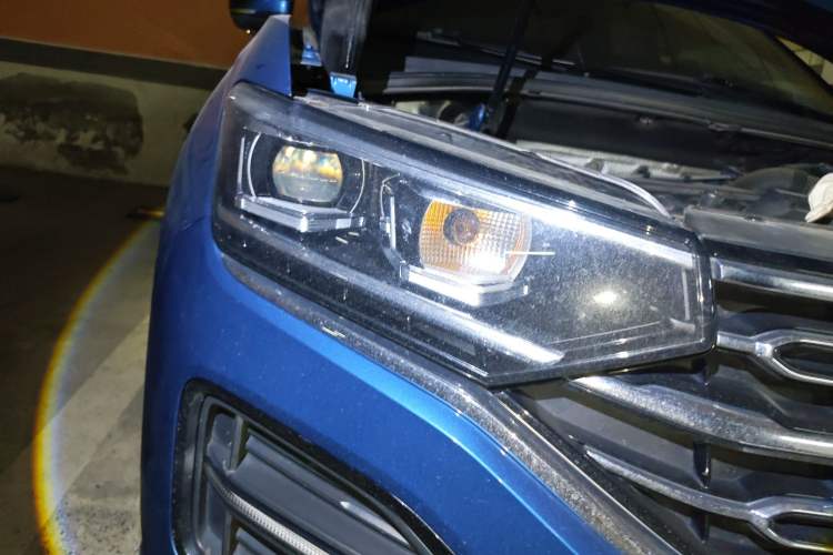 Used Volkswagen Tayron 2019 330TSI Two-Wheel-Drive Luxury Version China V Emission Standard Right Front Headlight