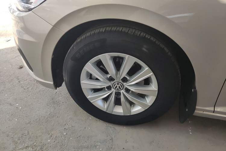 Used Volkswagen Lavida 2019 1.5L Automatic Fashion Edition China VI Exterior 4