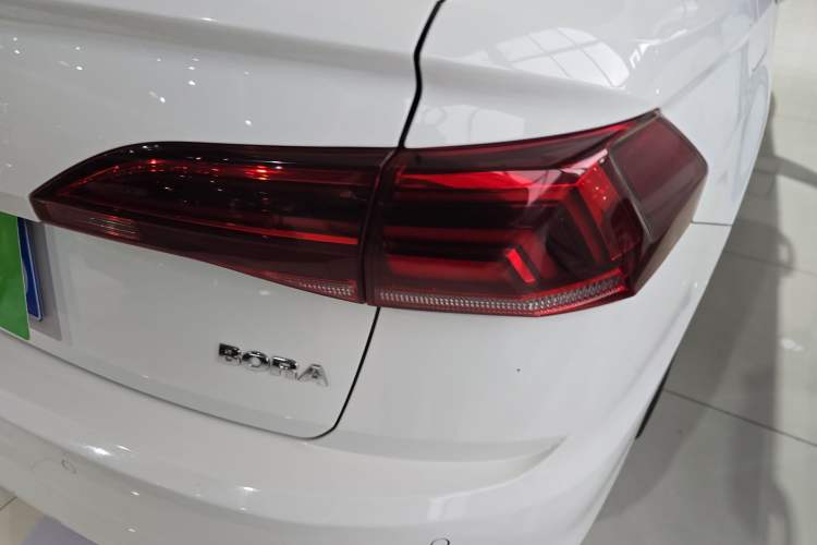 Used Volkswagen Bora 2019 1.5L Automatic Fashion Model Right Rear Taillight