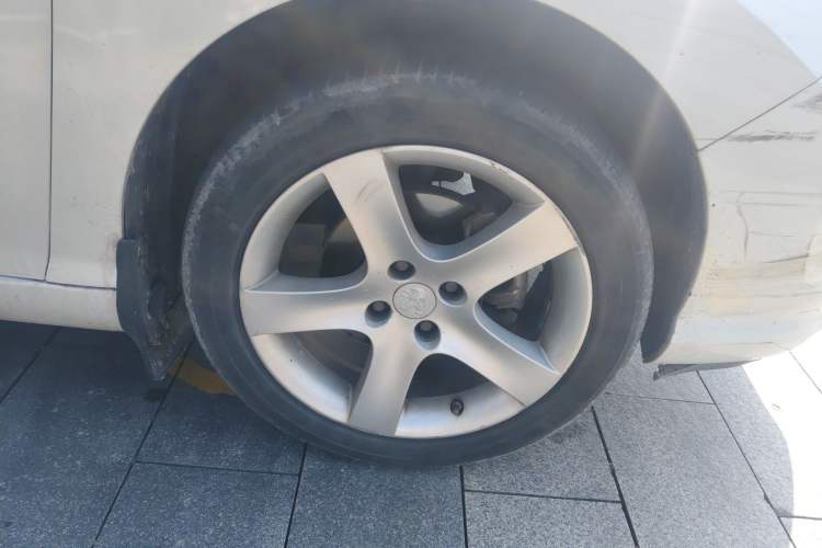 Used Peugeot 408 2013 2.0L Manual Comfort Edition