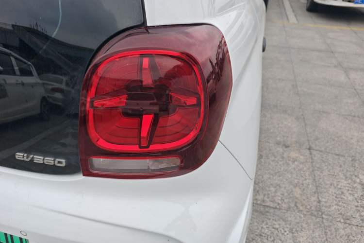 Used Roewe Clever 2022 311km QiQi BoBo Edition Right Rear Taillight