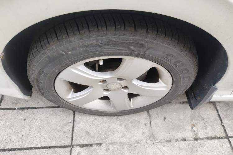 Used Peugeot 308 2014 Enjoy Edition Classic 1.6L Automatic Premium Model Exterior 4