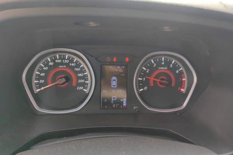 Used Soueast DX3 2018 1.5T CVT Luxury Model Odometer Close Up