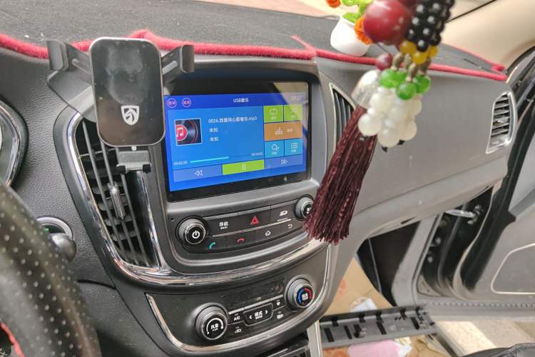 Used Baojun 560 2016 1.8L Manual Luxury Edition
