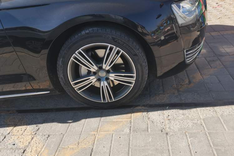 Used Audi A8 2013 A8L 45 TFSI quattro Comfort model
