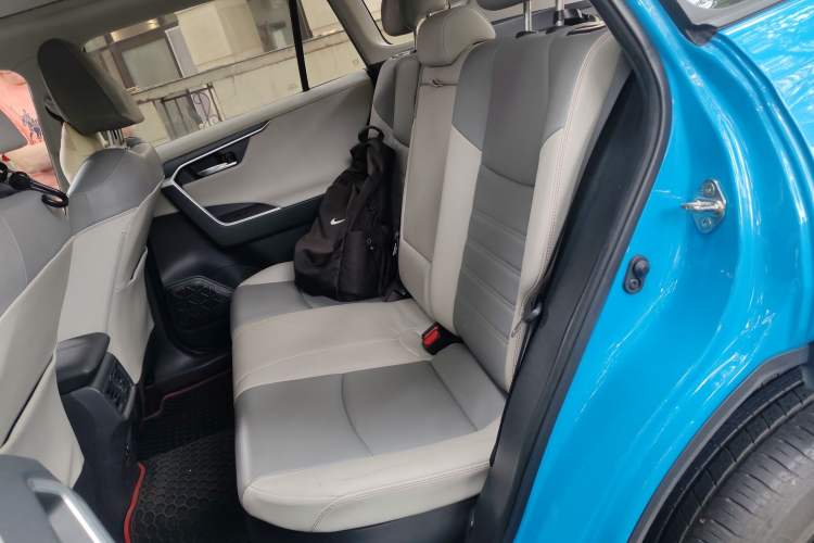 Used Toyota RAV4 2020 Dual-Motor 2.5L E-CVT Four-Wheel Drive Flagship Edition
