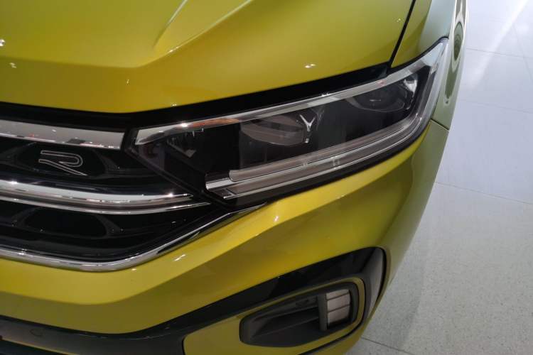 Used Volkswagen T-ROC 2023 300TSI DSG Two-Wheel Drive Starlight Edition