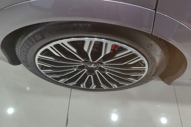 Used VOYAH FREE 2025 Model FREE+ Four-Wheel-Drive Qiankun Edition Exterior 5