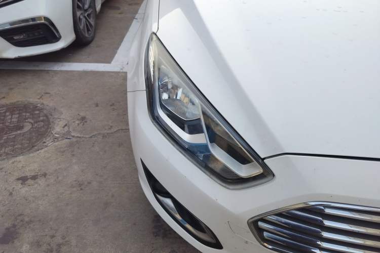 Used Ford Escort 2015 1.5L Automatic Fashion Model
