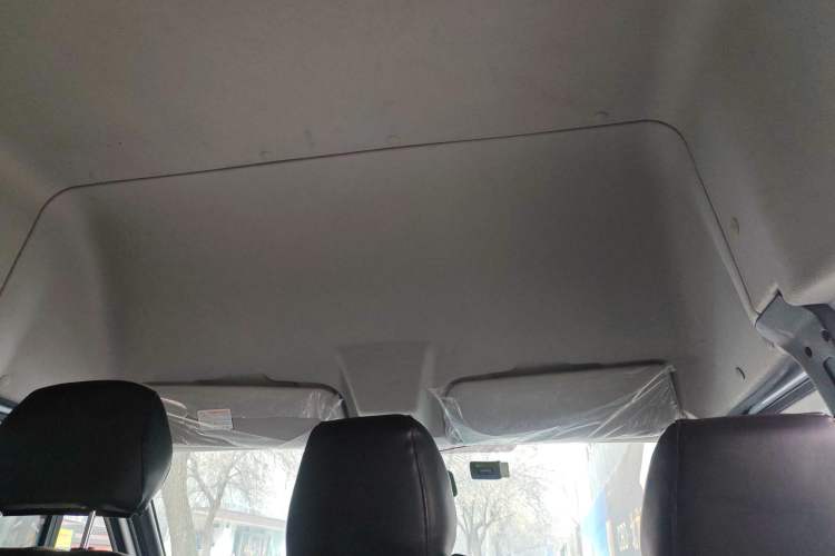 Used JMC Fushun 2022 2.0T Manual Multi-Function Passenger Vehicle Short Wheelbase Mid-Height Roof 6-Seater
