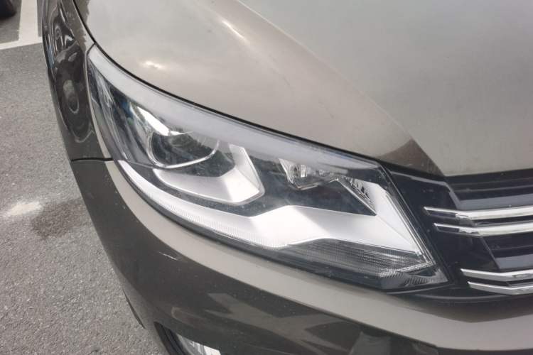 Used Volkswagen Tiguan 2016 300TSI Automatic Two-Wheel Drive Comfort Edition Right Front Headlight