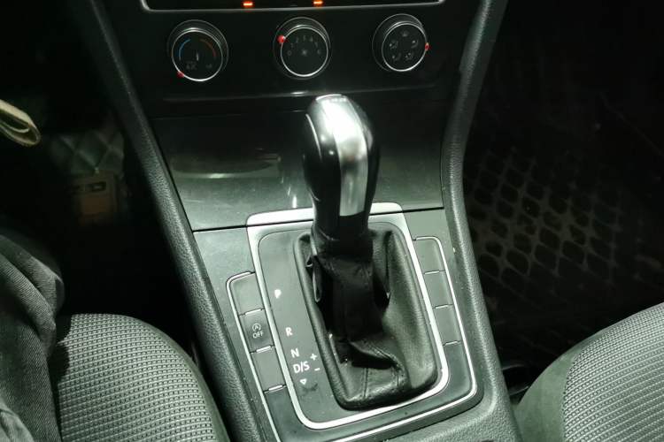 Used Volkswagen Golf 2020 280TSI DSG Comfort Version Gear Lever