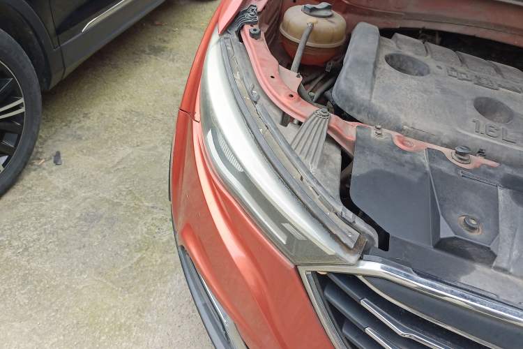 Used Bestune X40 2017 1.6L Automatic Luxury Model Right Front Headlight