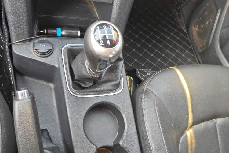 Used JMC Baodian 2022 2.5T Diesel 4x4 Prestige Edition Long Wheelbase JX4D25A6L