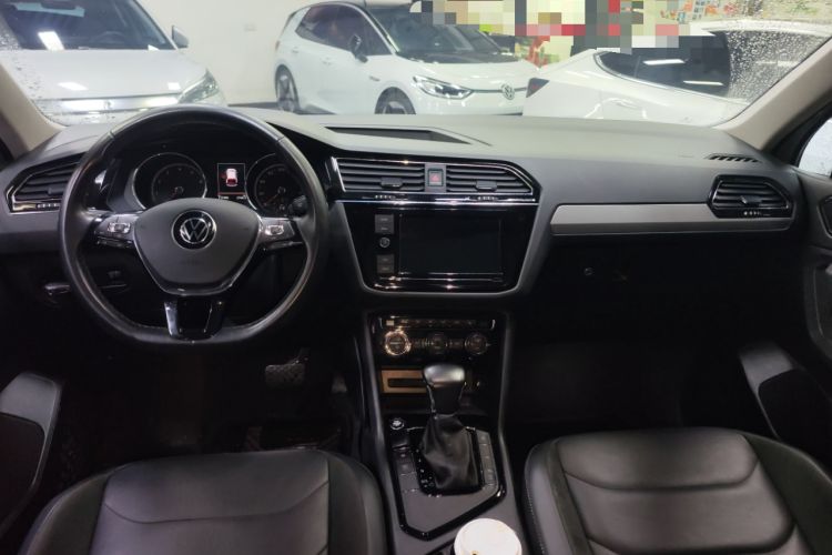 Used Volkswagen Tiguan L 2018 Facelift 330TSI Automatic Two-Wheel Drive Luxury Edition Center Console