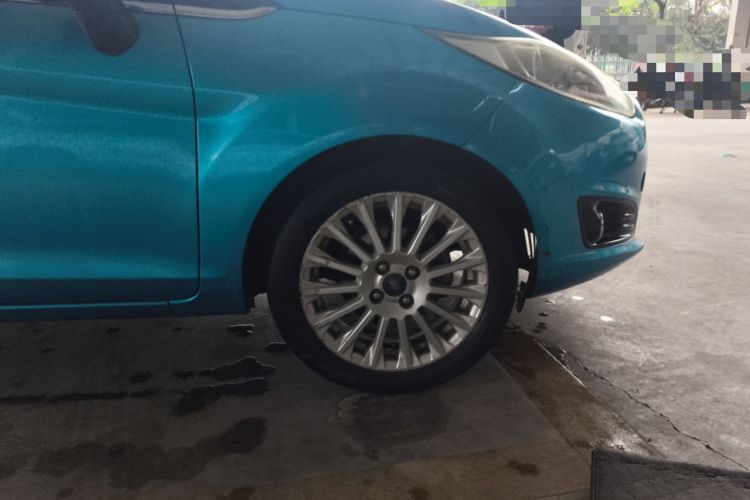 Used Ford Fiesta 2013 Hatchback 1.5L Automatic Sport Model Right Front Wheel Hub