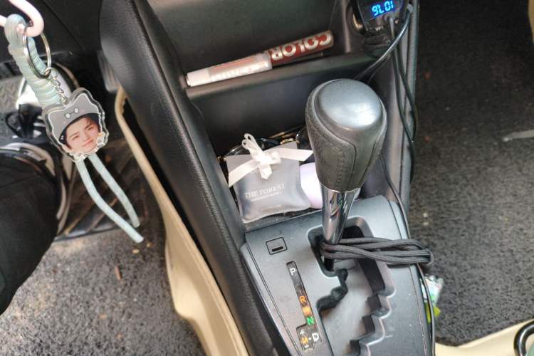 Used Toyota YARiS L Zhi Xiang 2018 1.5E CVT Champion Limited Edition Gear Lever