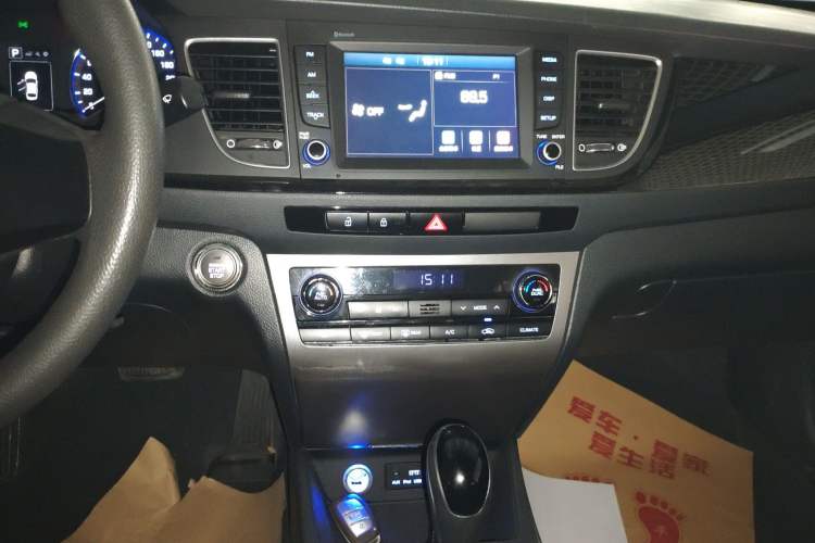 Used Hyundai Mistra 2016 1.8L Automatic Smart GLS Audio And AC Panel