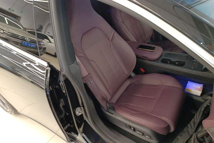 Used Nio ET5T 2024 75kWh Touring Right Front Seat