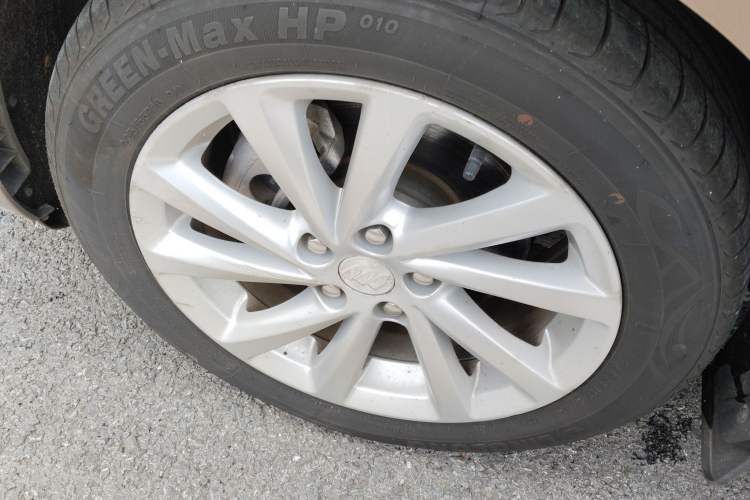Used Buick Verano 2018 Sedan 15S Automatic Leading Model Left Front Wheel Hub