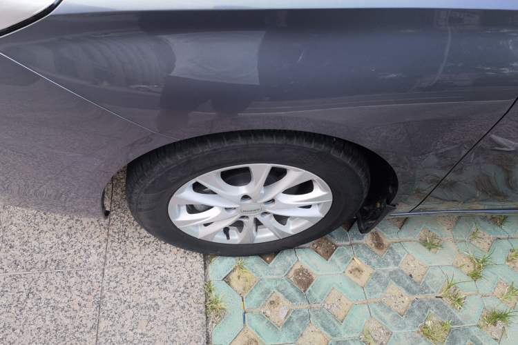 Used Roewe i5 2023 1.5L Manual Comfort Edition
