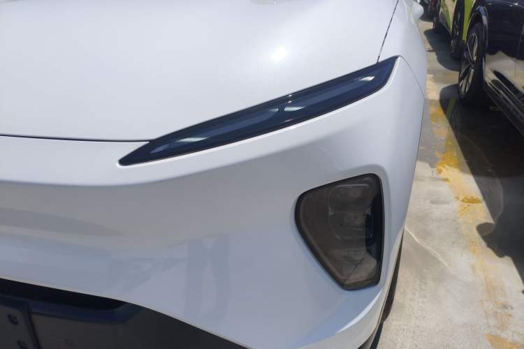 Used Nio ES8 2023 75 kWh Left Front Headlight