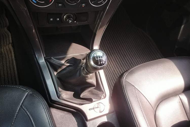 Used Great Wall Wingle 5 2017 2.0T European-Style Diesel Two-Wheel-Drive Elite Version with Large Double Cab – GW4D20B