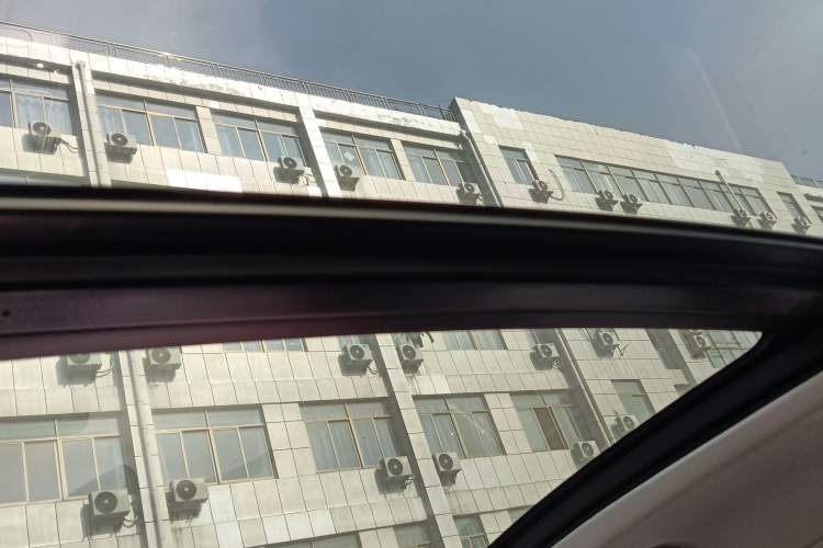 Used SOL QX 2021 300T DCT Prestige Smart Connectivity Version
