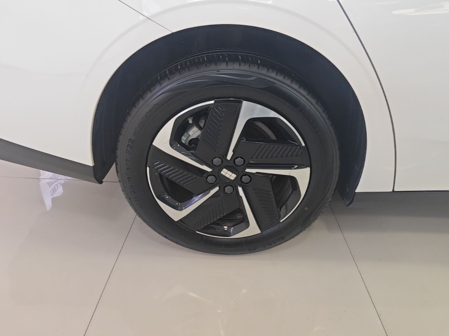 Geely Galaxy L6 2023 60km PLUS — снимка 11