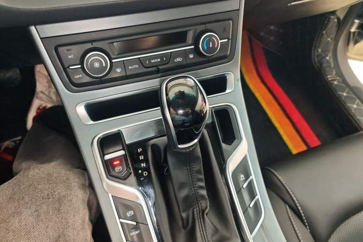 Used Geely Auto Emgrand 2019 Leading Edition 1.5L CVT Luxury Model China VI Standard