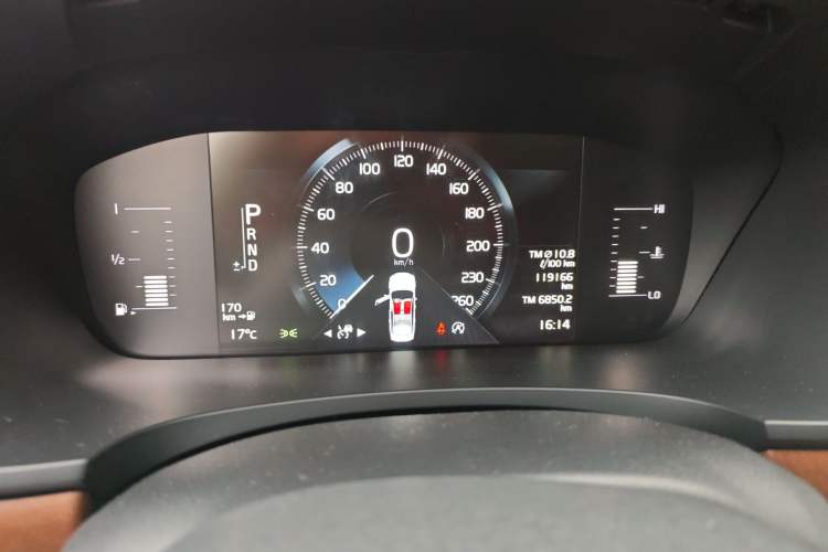 Used Volvo S90 2019 T5 Zhiyi Edition Odometer Close Up
