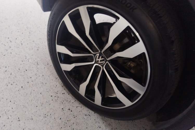 Used Volkswagen Tiguan L 2021 330TSI Automatic Two-Wheel Drive R-Line Flagship Edition
