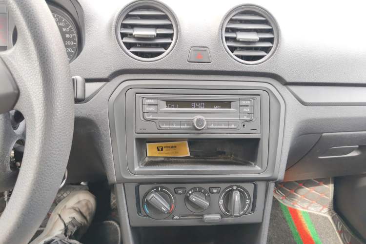 Used Volkswagen Jetta 2015 1.6L Automatic Fashion Model
