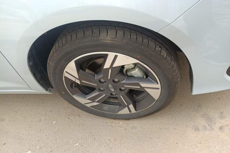 Used Geely Auto Emgrand L HiP 2022 1.5TD-DHT Pro 100KM Super Rui Right Front Wheel Hub